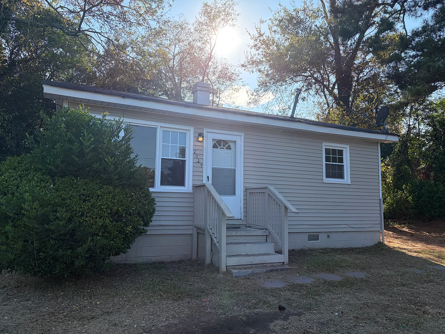 2 bed, 800 sqft, $1,000 — Photo 1