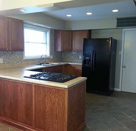 3rd image of 5206 S Capitol Ave