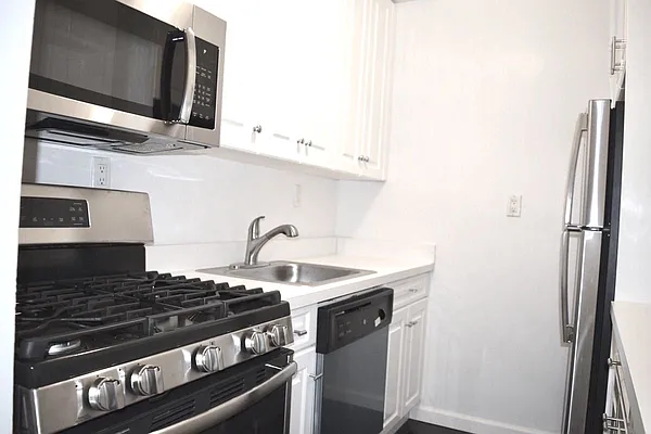 Rented by A Space Realty NY LLC | media 8