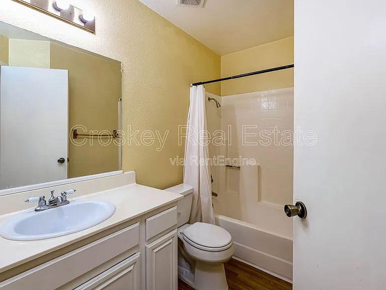3724 Gladstone Dr — Photo 6