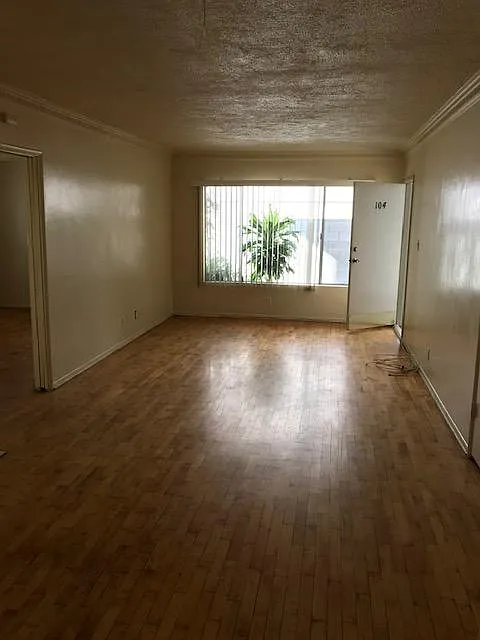 2 bed, 775 sqft, $2,750 — Photo 2