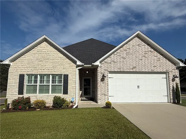 (undisclosed Address), Russellville, AR 72802