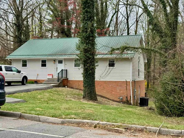 411 Patrick Henry Dr, Blacksburg, VA 24060