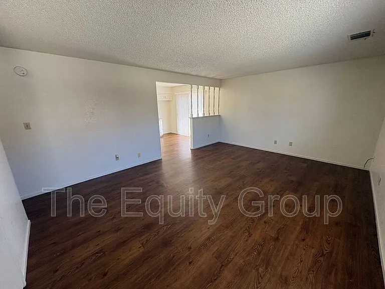 2037 S Tracy Ct — Photo 13