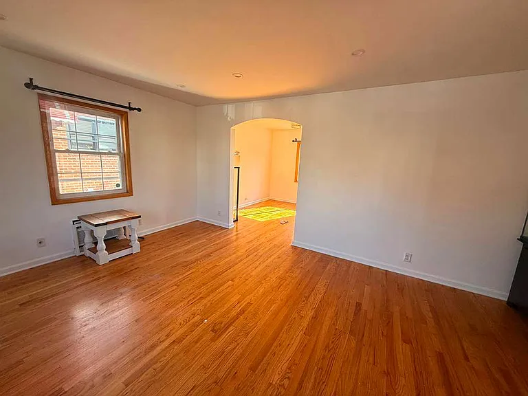 73-12 183rd St #HSE — Photo 3