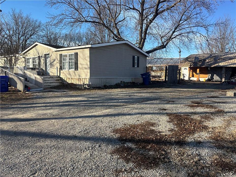 1st image of 210 S Walnut St