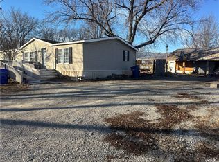 210 S Walnut St, Houstonia, MO 65333