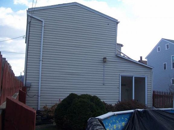 2nd image of 203 S 4th St