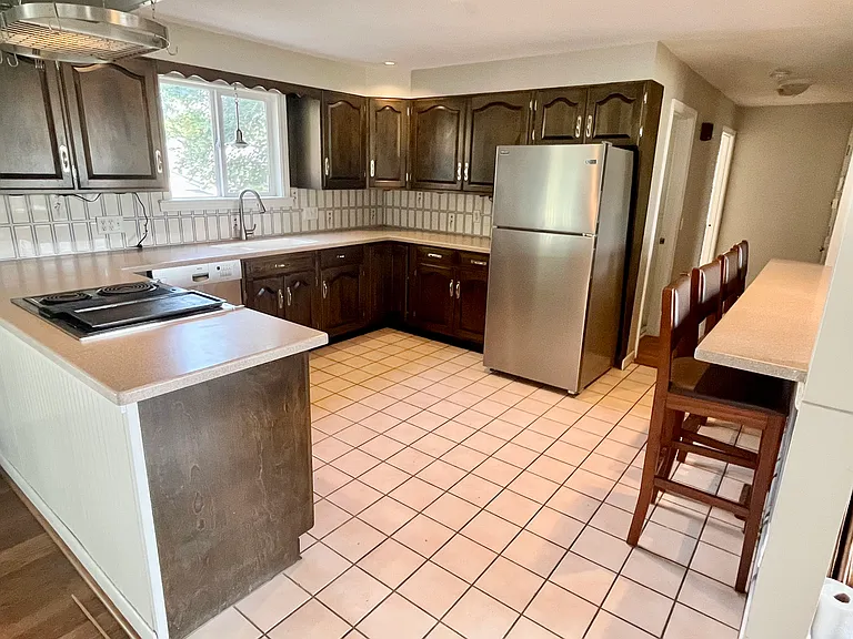 55 Fatima Dr — Photo 6
