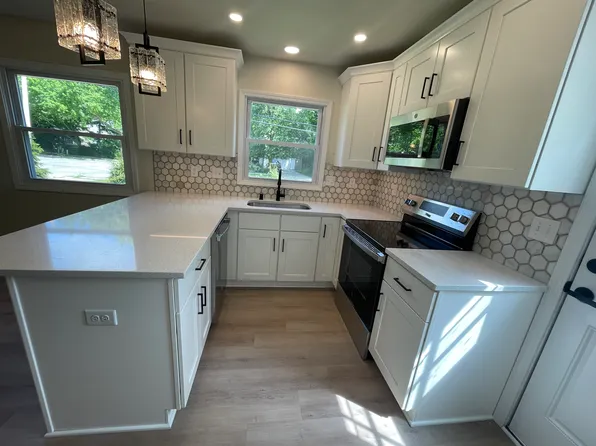 (undisclosed Address), Greendale, WI 53129