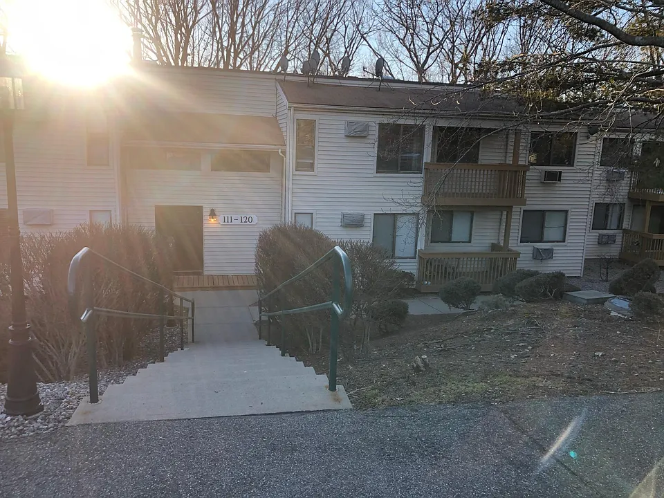 118 Woodland Dr #118