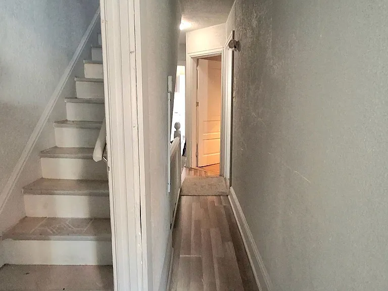 959 E Philadelphia St — Photo 12