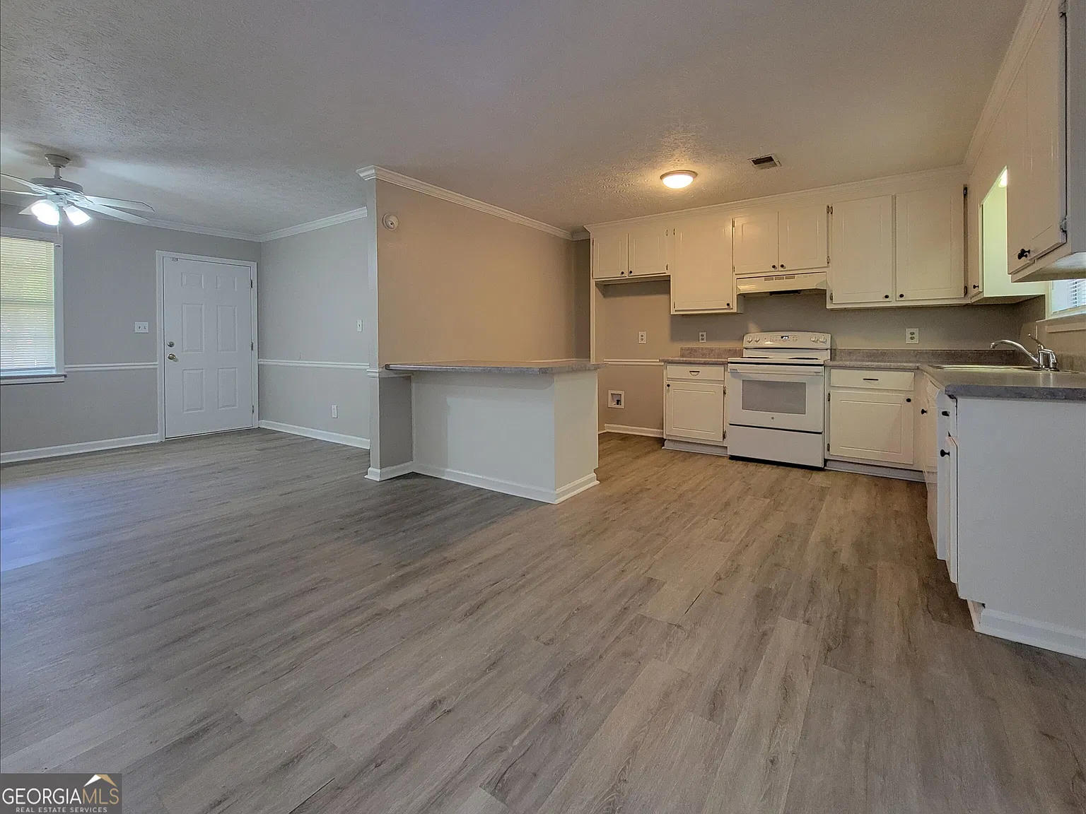 3 bed, 2.0 bath, 1100 sqft, $1,695 — Photo 4