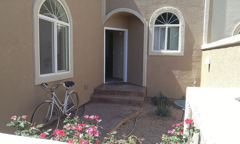 1st image of 365 Desert Trails Dr