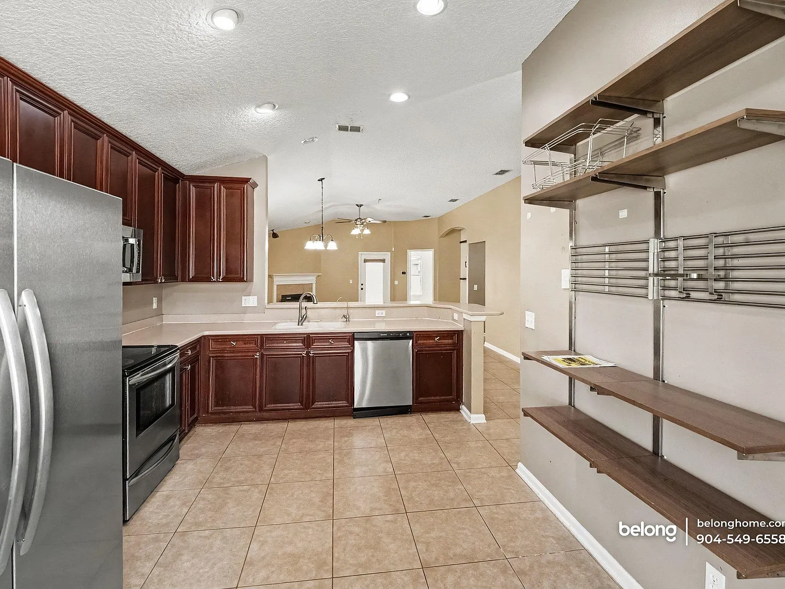 4 bed, 2.0 bath, 1659 sqft, $2,145 — Photo 4