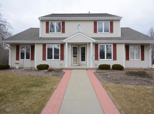 1842 Brooks Ct, West Bend, WI 53090