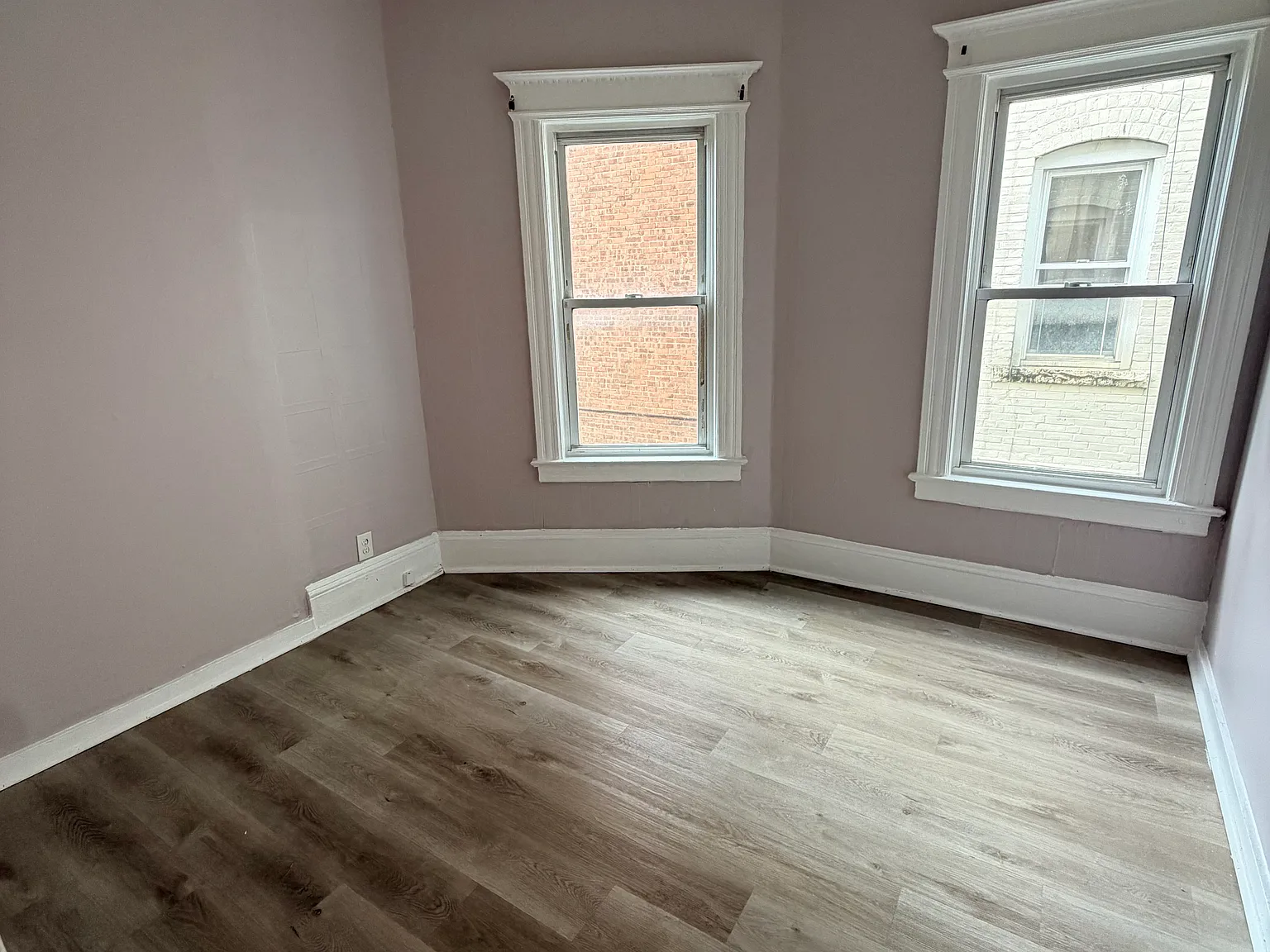 4 bed, 980 sqft, $1,650 — Photo 3