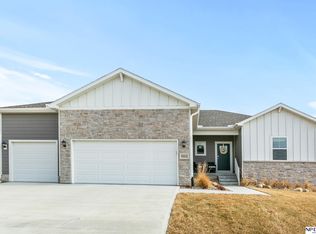 9003 Alexandra Rd, Omaha, NE 68157