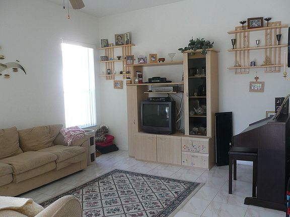 3rd image of 14282 N Royal Cove Cir