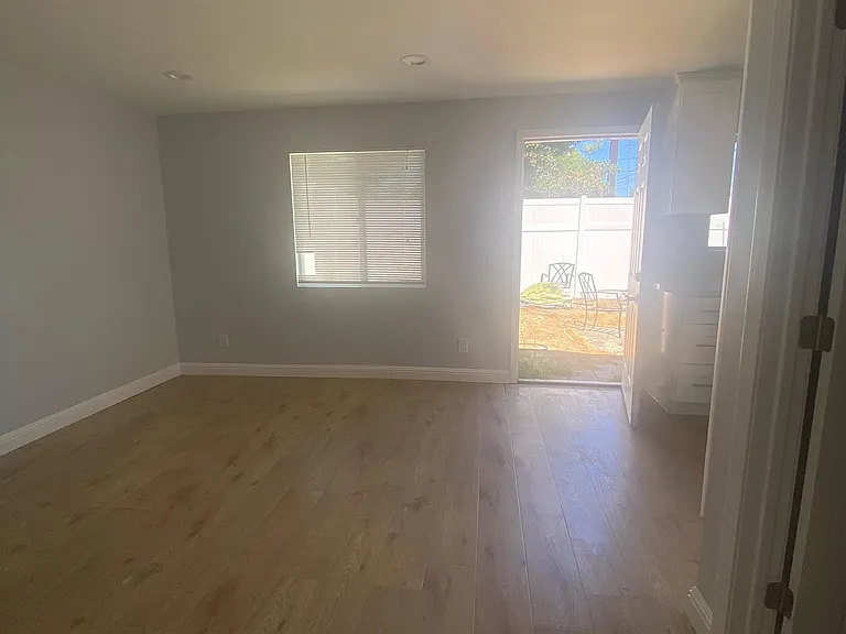 17506 Martha St — Photo 7