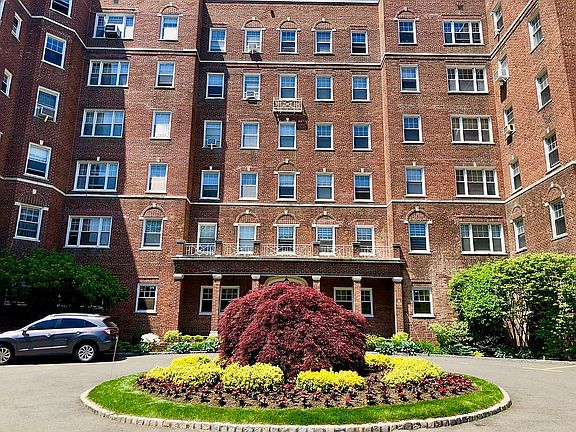 2nd image of 50 N Broadway APT 2J