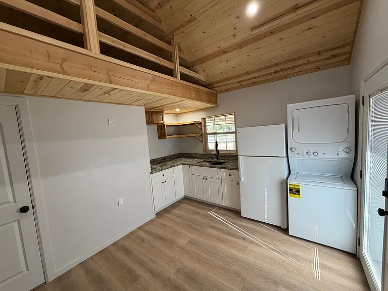 3300 Princeton Ave — Photo 3