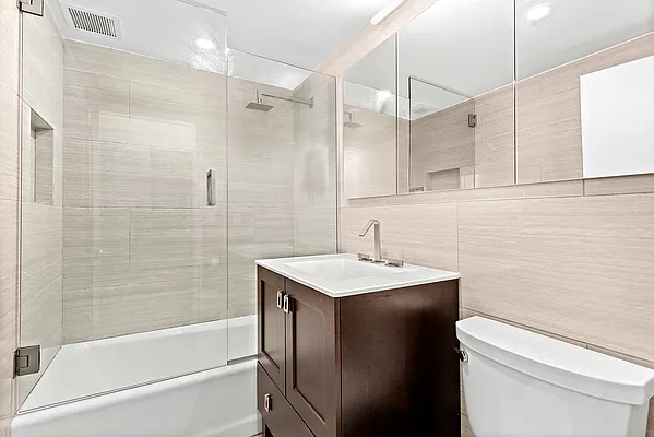 Sold by The SIMPLE Real Estate Co | media 5