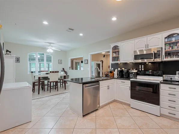 2499 Southline Rd, Conroe, TX 77384