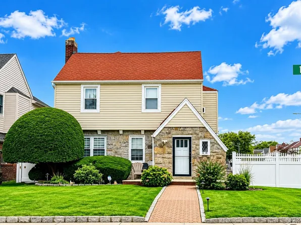 24-28 160 Street, Whitestone, NY 11357