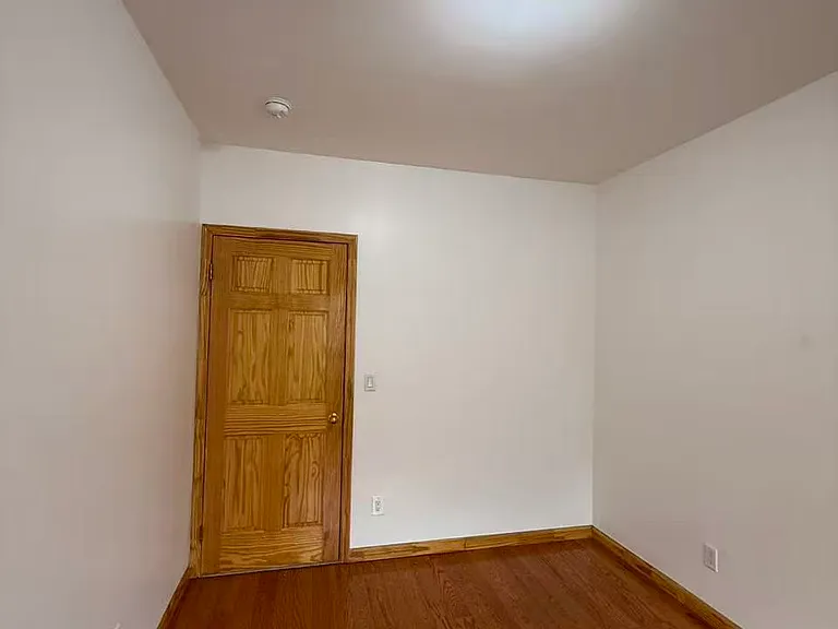 751 60th St #1F — Photo 8
