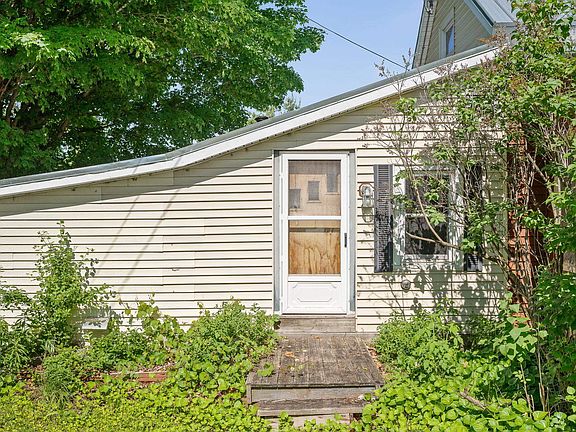 4th image of 779 Brigham Road