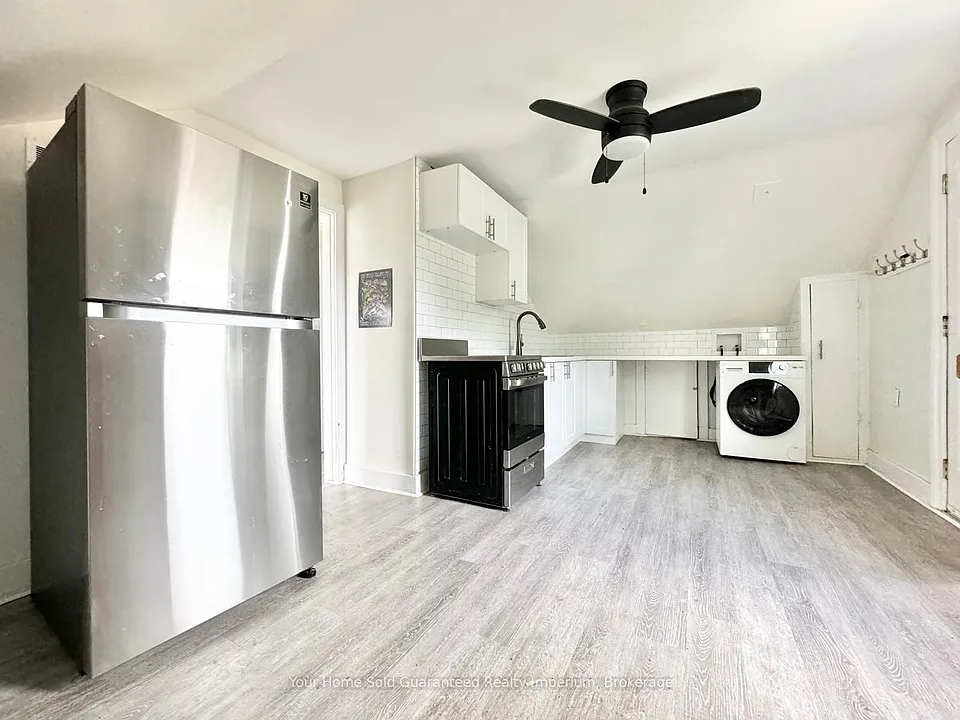 232 Grantham Ave #UPPER