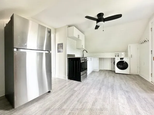 232 Grantham Ave, Saint Catharines, ON L2M 4Y7