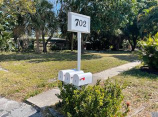 702 Bond Way, Delray Beach, FL 33483