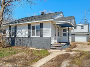 1335 Allen St, Burton, MI