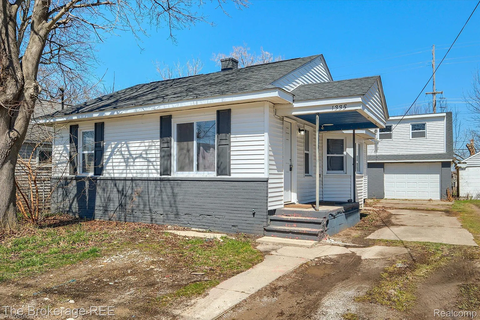 1335 Allen St photo 1