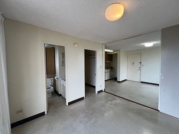 5th image of 1420 Alapai St #302