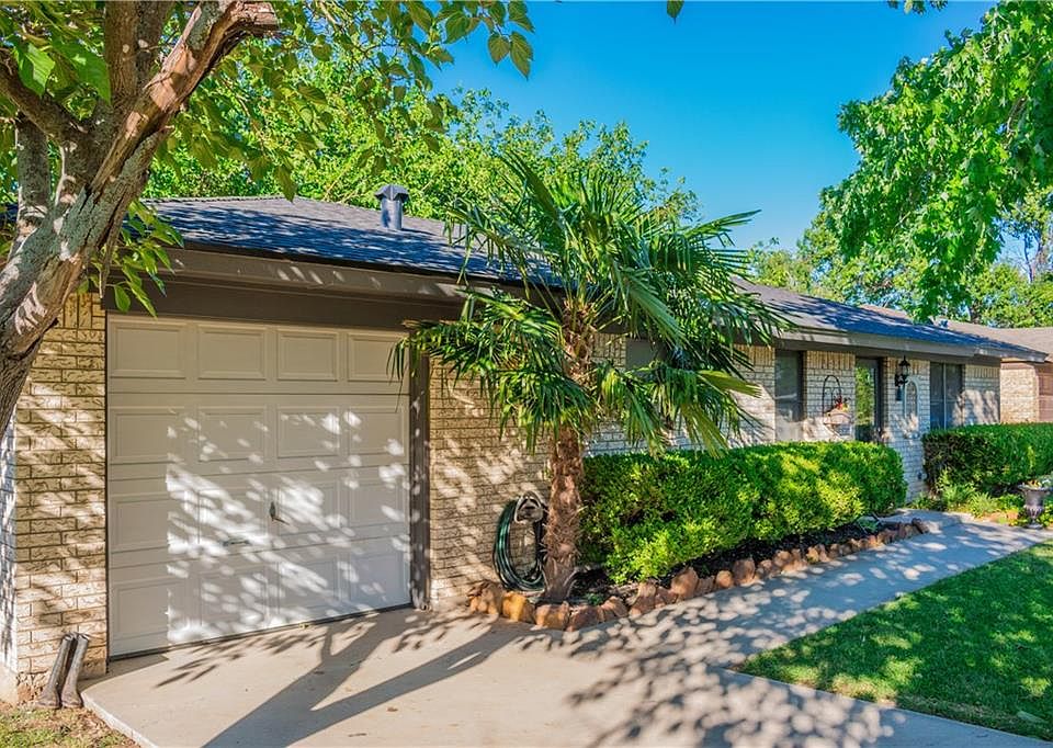1st image of 125 Bowie Cir