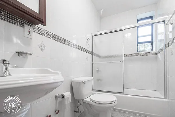 Rented by MySpaceNYC | media 19