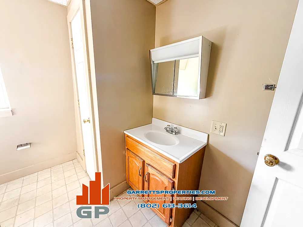 1658 Main Street - 4 — Photo 3