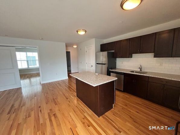 965 Hope St #304
