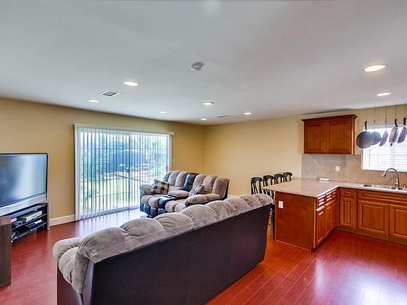 4th image of 7764 Goldcrest Ln