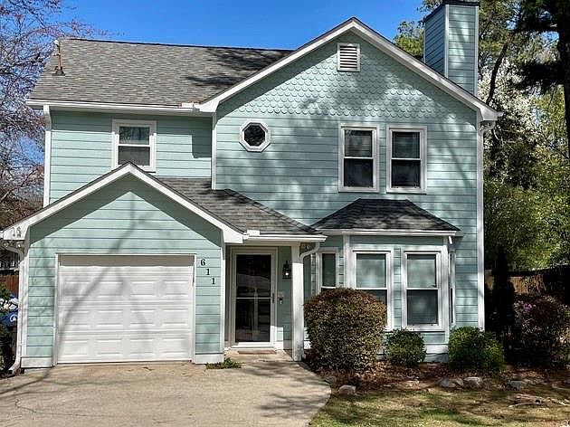1st image of 611 Canterbury Ln