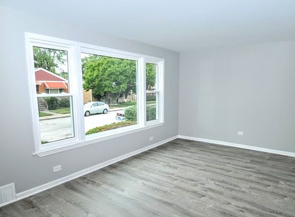 3rd image of 12721 S Carpenter St
