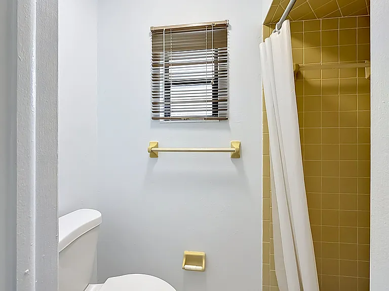 3255 Amherst Ave — Photo 35