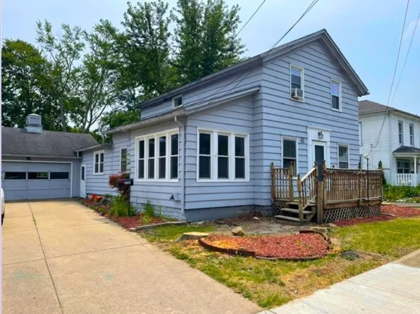 516 W Main St, Geneva, OH 44041