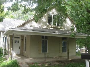 1424 S Willow Ave, Independence, MO 64052