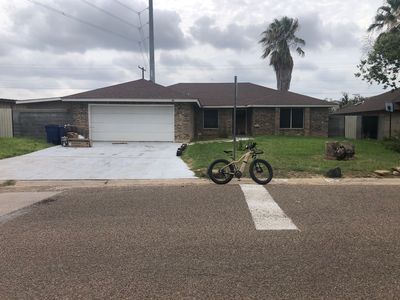 8611 Chris Ln, Laredo, TX, 78045