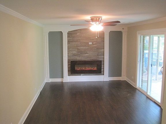 4th image of 15323 Dobson Ave