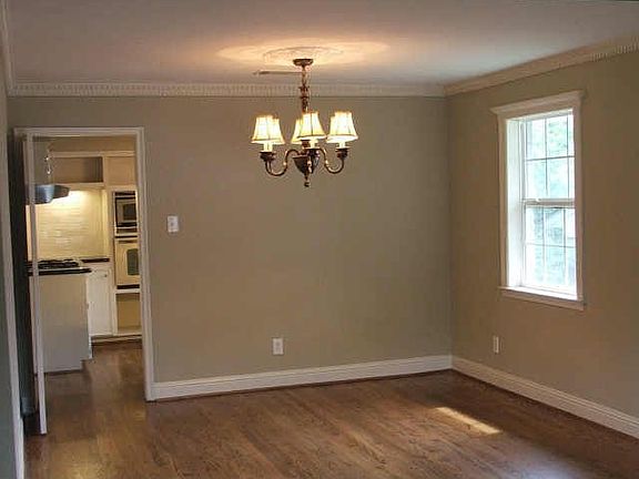 3rd image of 817 Downing Dr